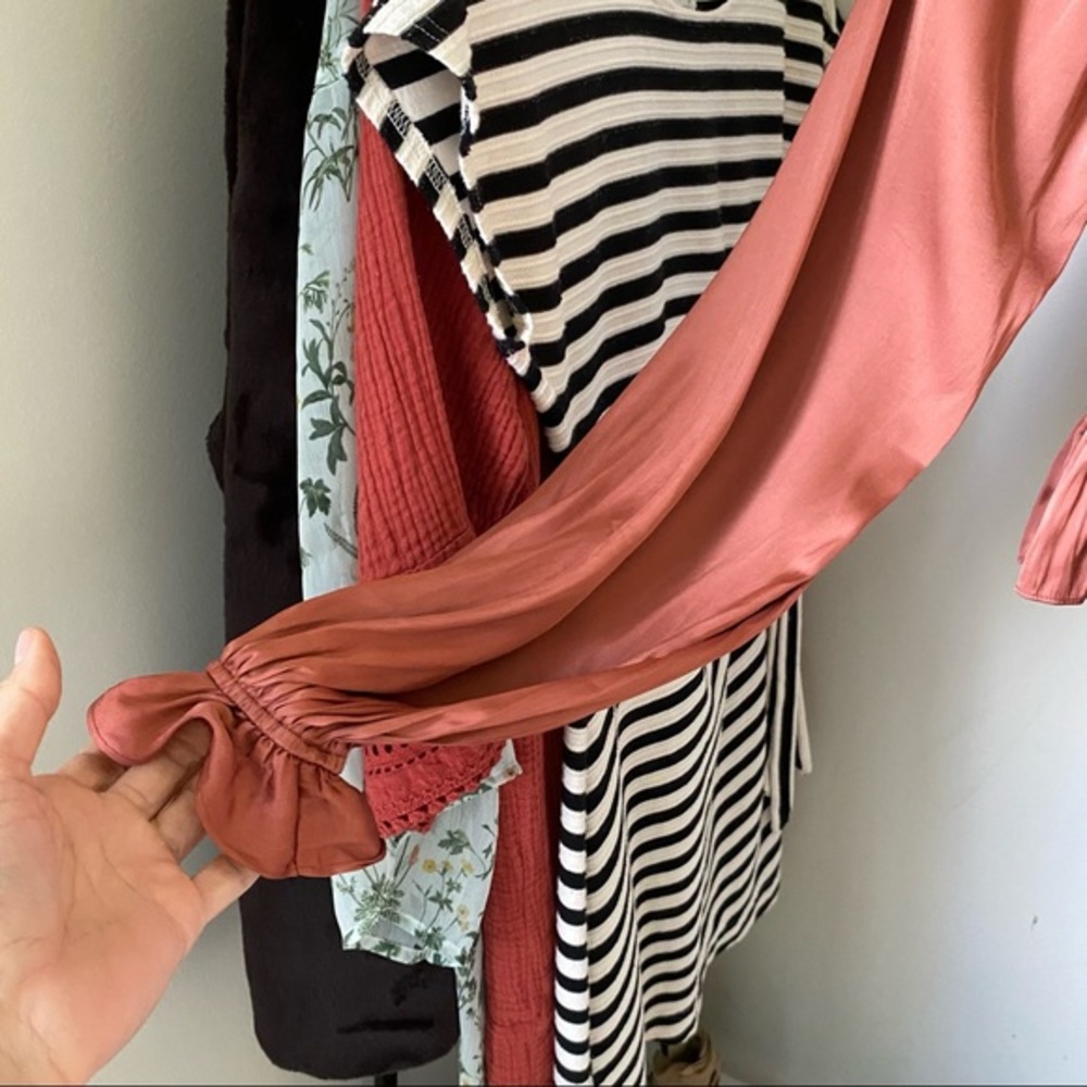 Lulus ‘Sophisticate’ Ruched Top - Picture 6 of 11